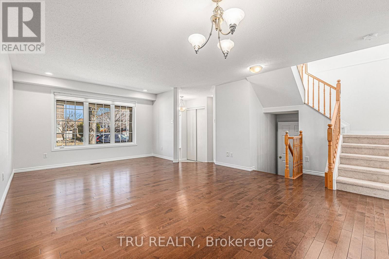 71 APPLEDALE DRIVE Image 4