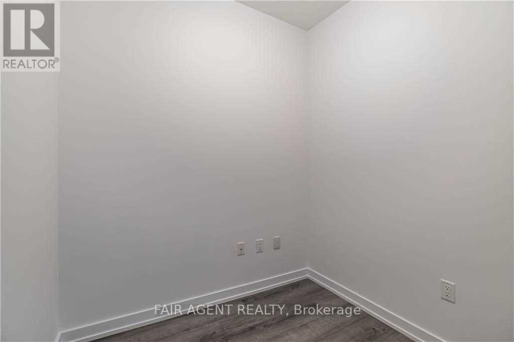 250 - 5055 GREENLANE ROAD Image 11