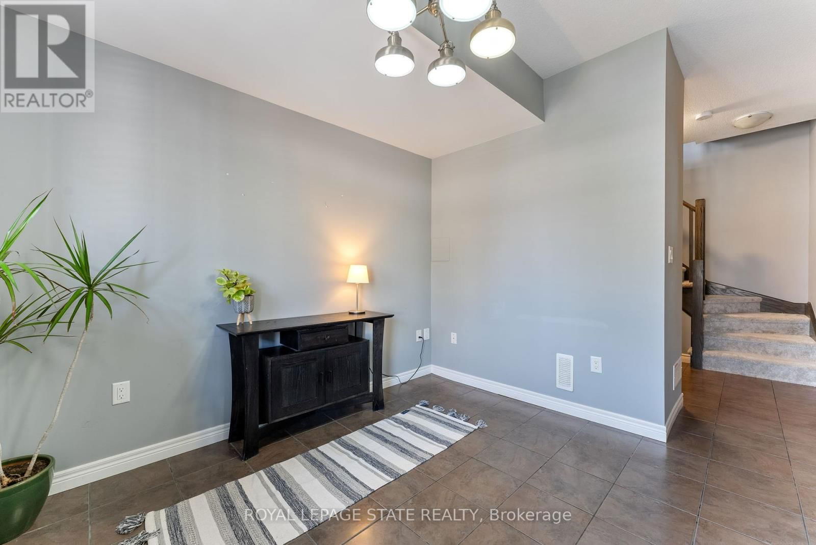 82 - 6 CHESTNUT DRIVE Image 4