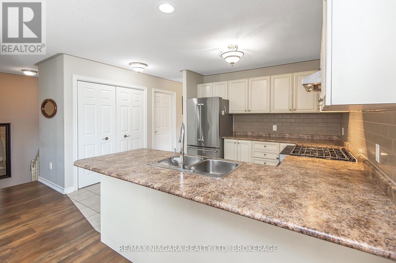 67 BRIDGEWATER COURT Image 16