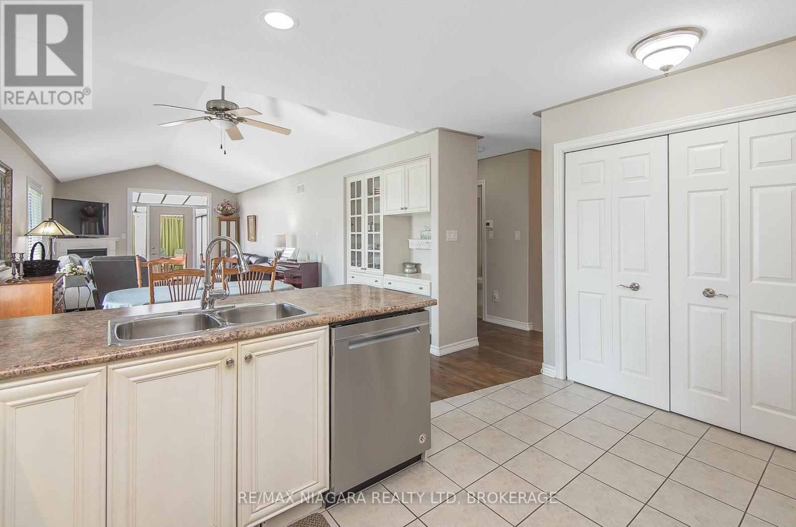 67 BRIDGEWATER COURT Image 17