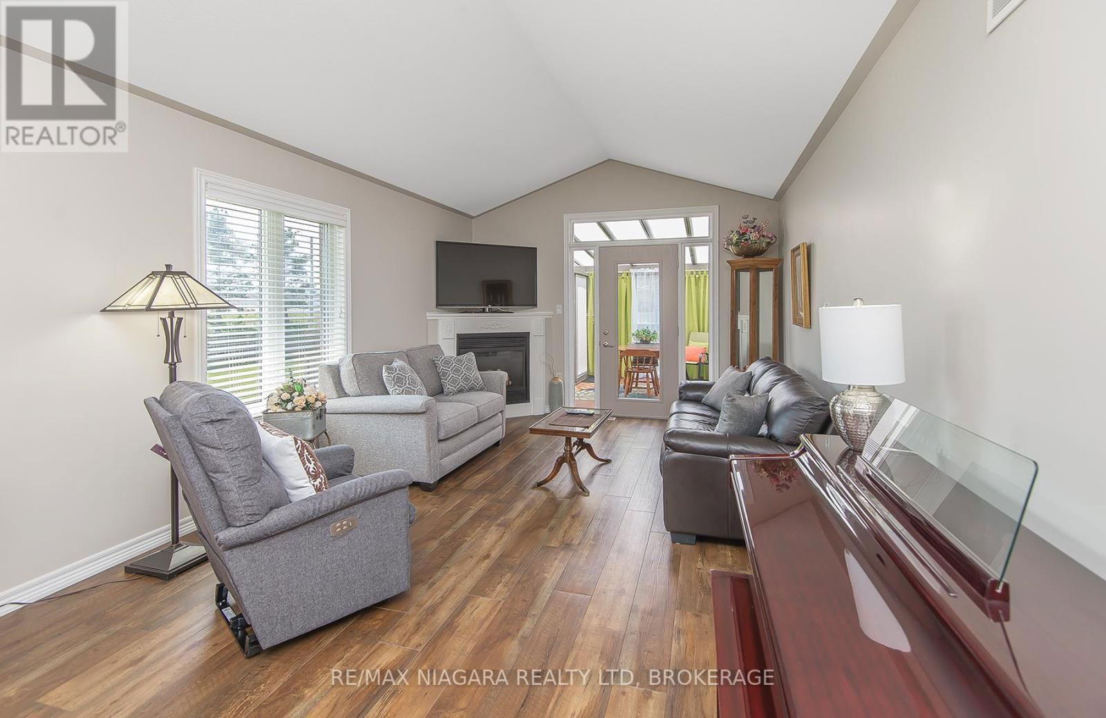 67 BRIDGEWATER COURT Image 20