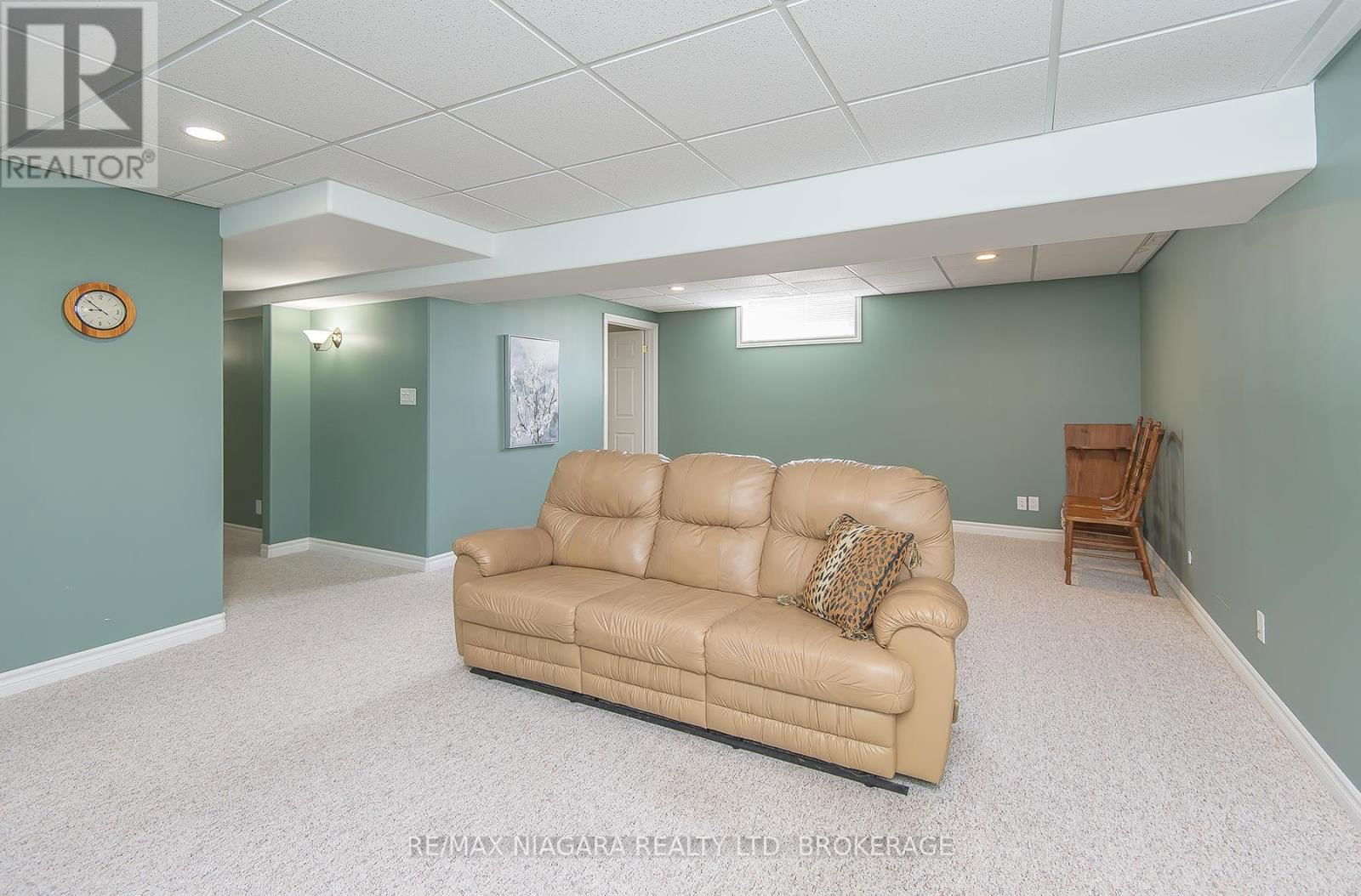 67 BRIDGEWATER COURT Image 31