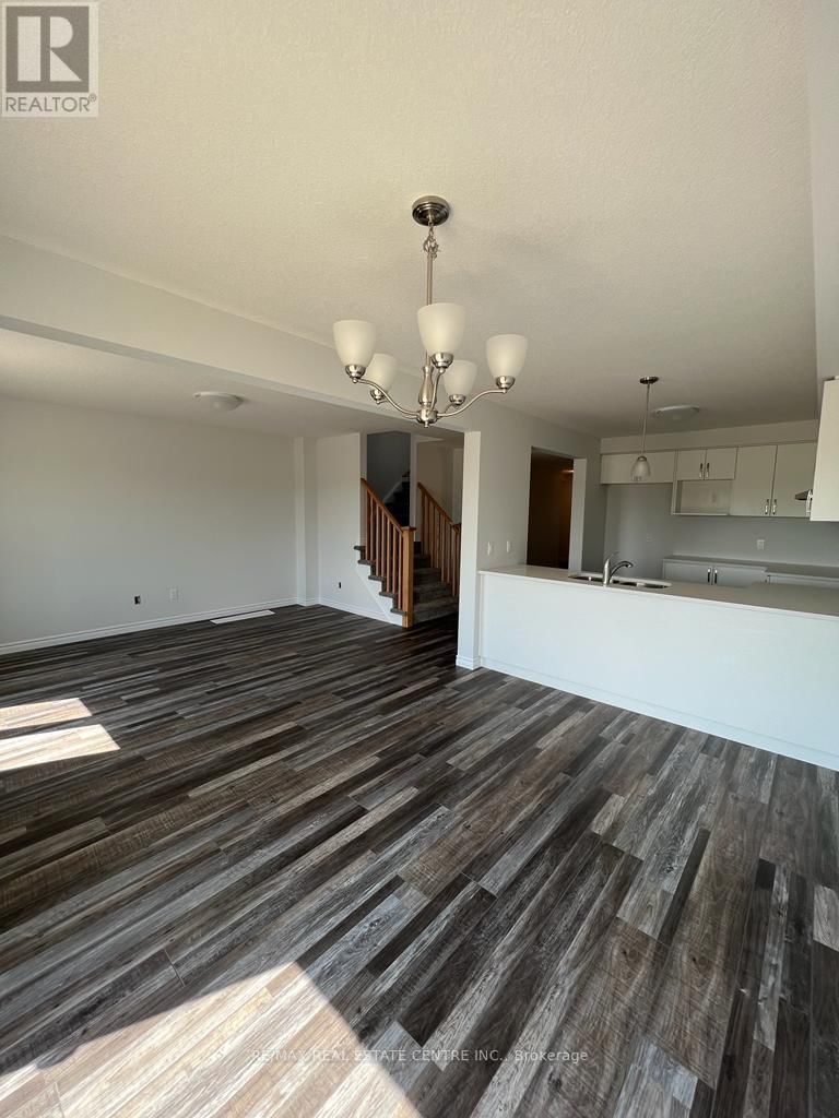 322 BRADSHAW DRIVE Image 13