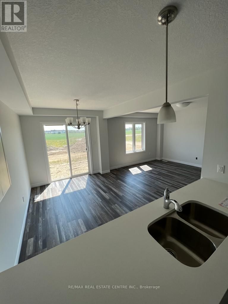 322 BRADSHAW DRIVE Image 2