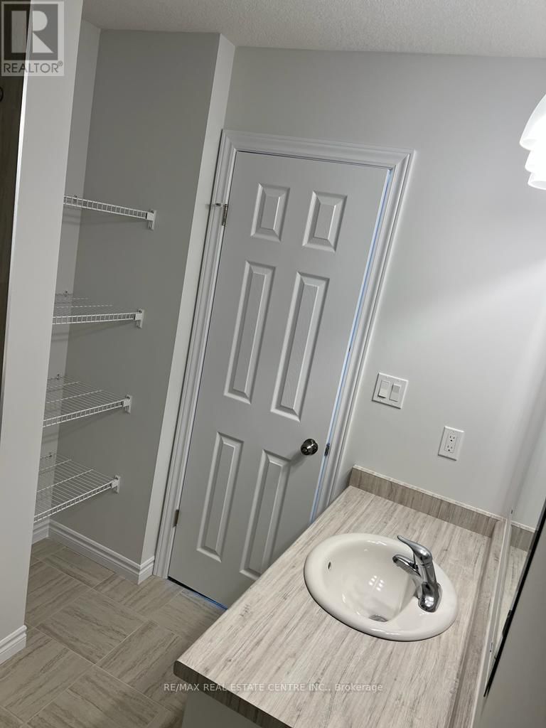 322 BRADSHAW DRIVE Image 6