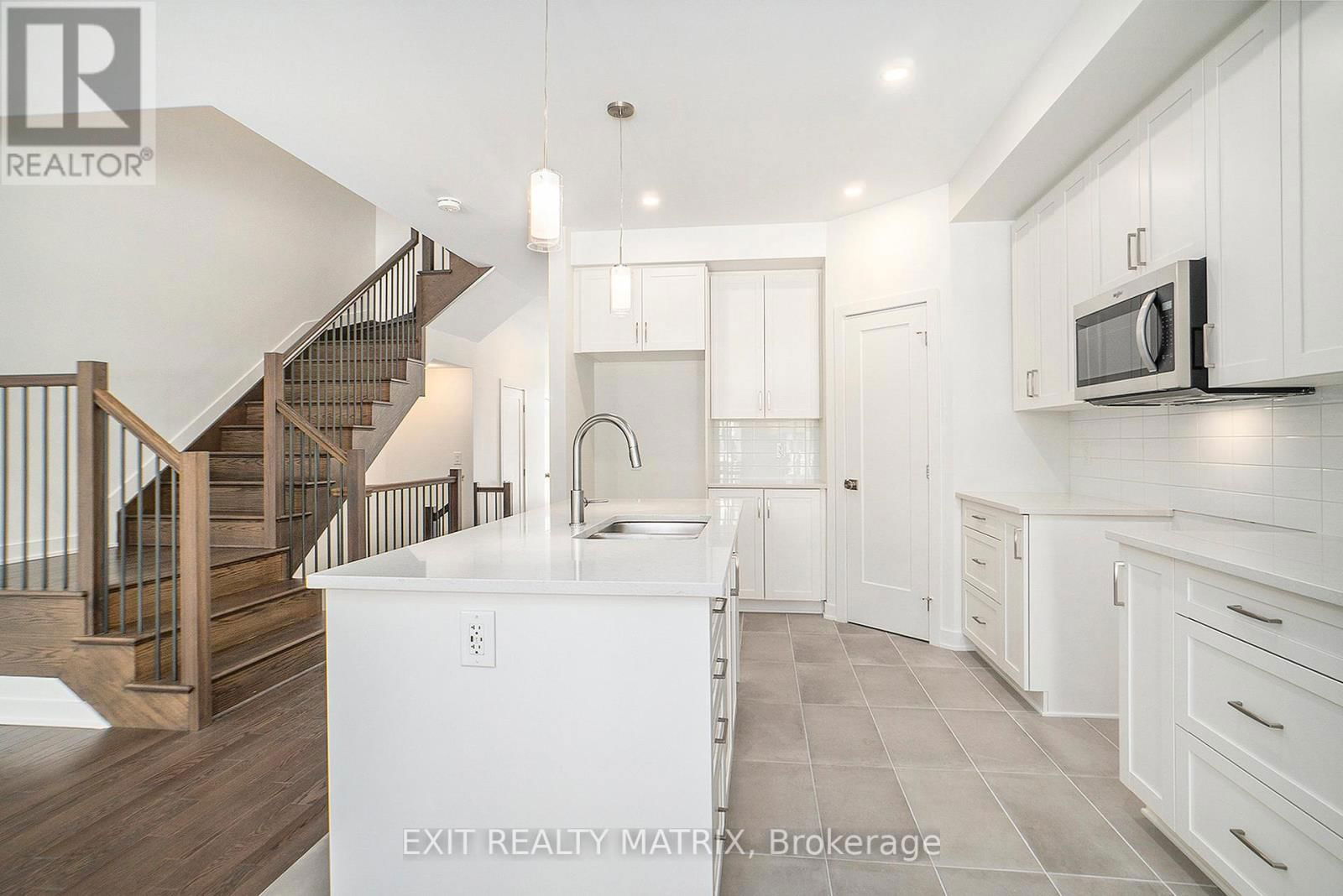 951 COLOGNE STREET Image 11
