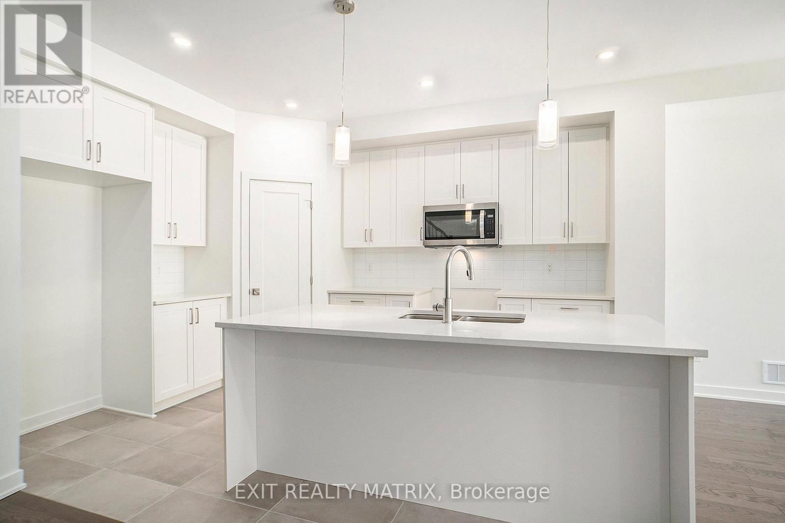 951 COLOGNE STREET Image 12