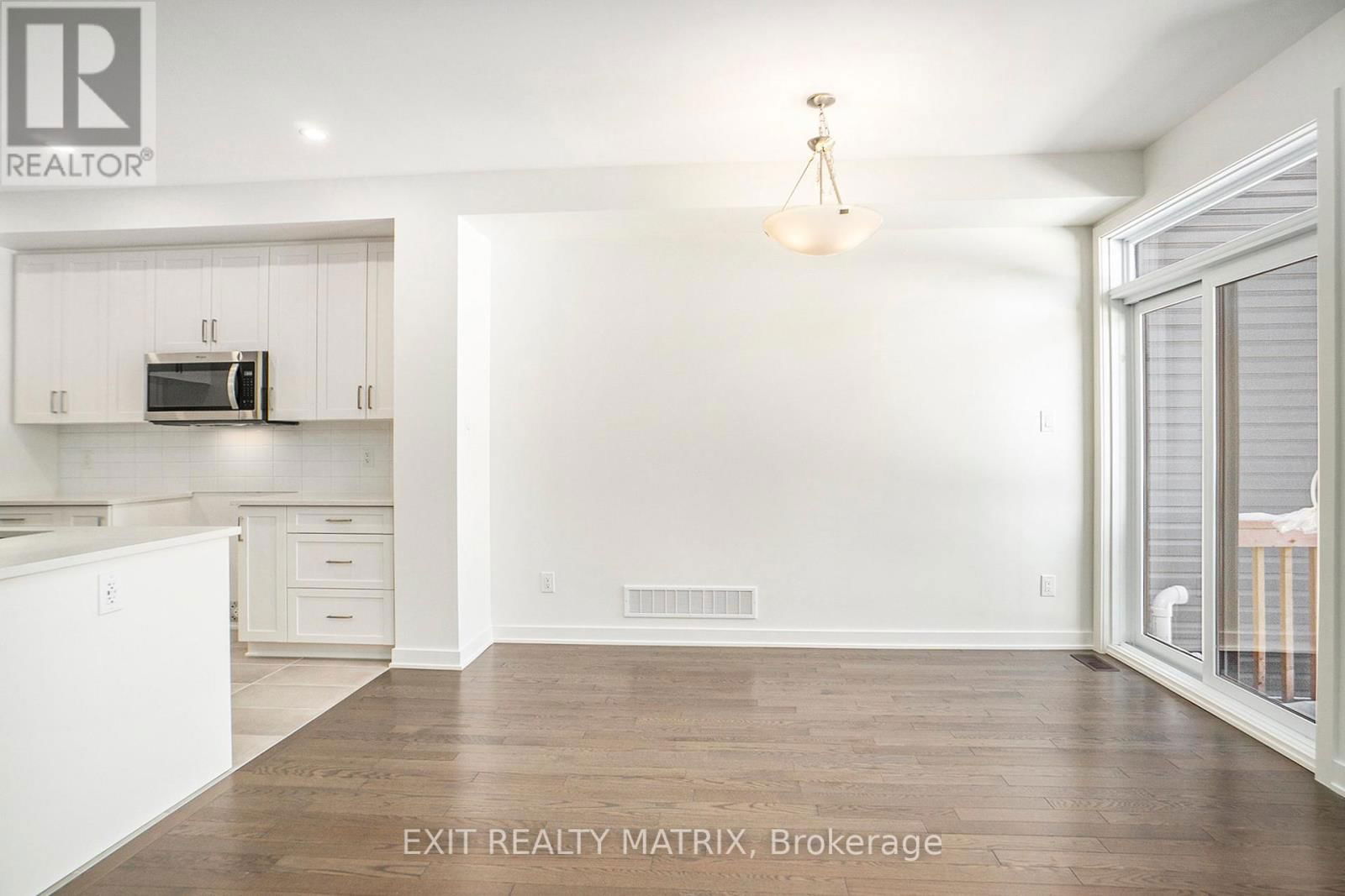 951 COLOGNE STREET Image 14