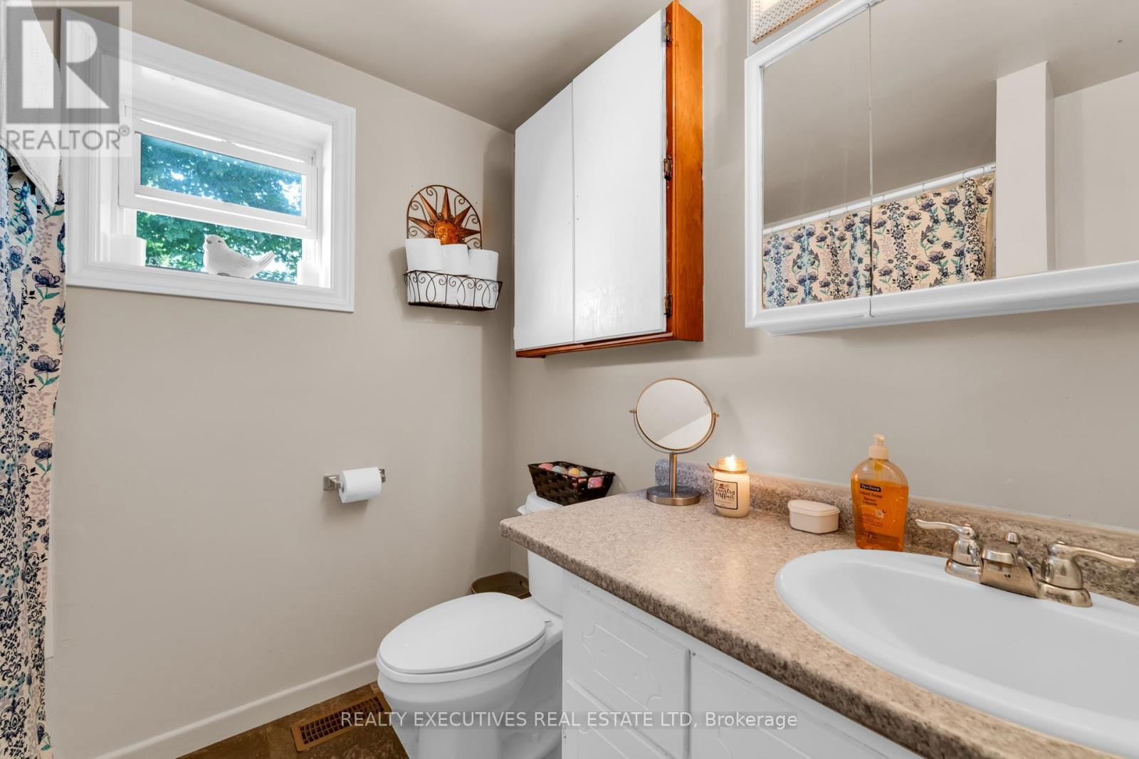 26-28 HALTON STREET Image 23