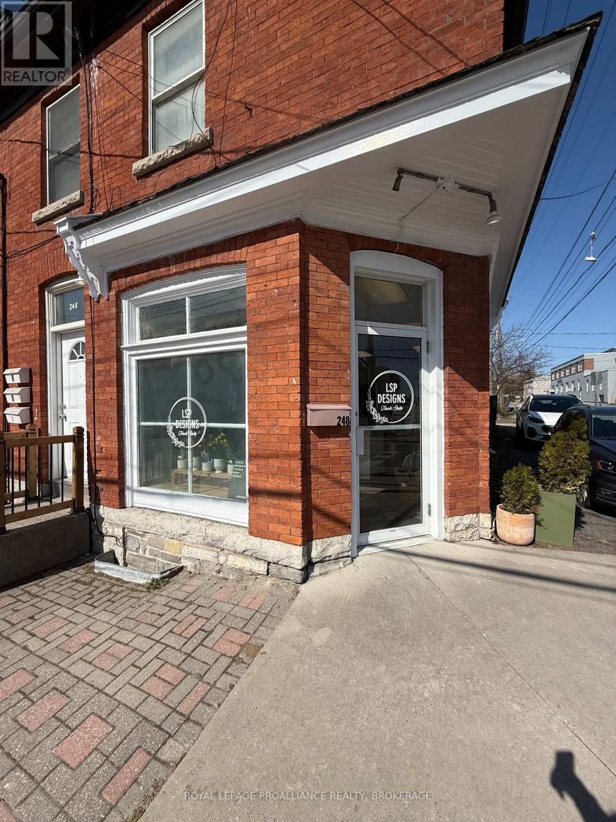 246-248 WELLINGTON STREET Image 2