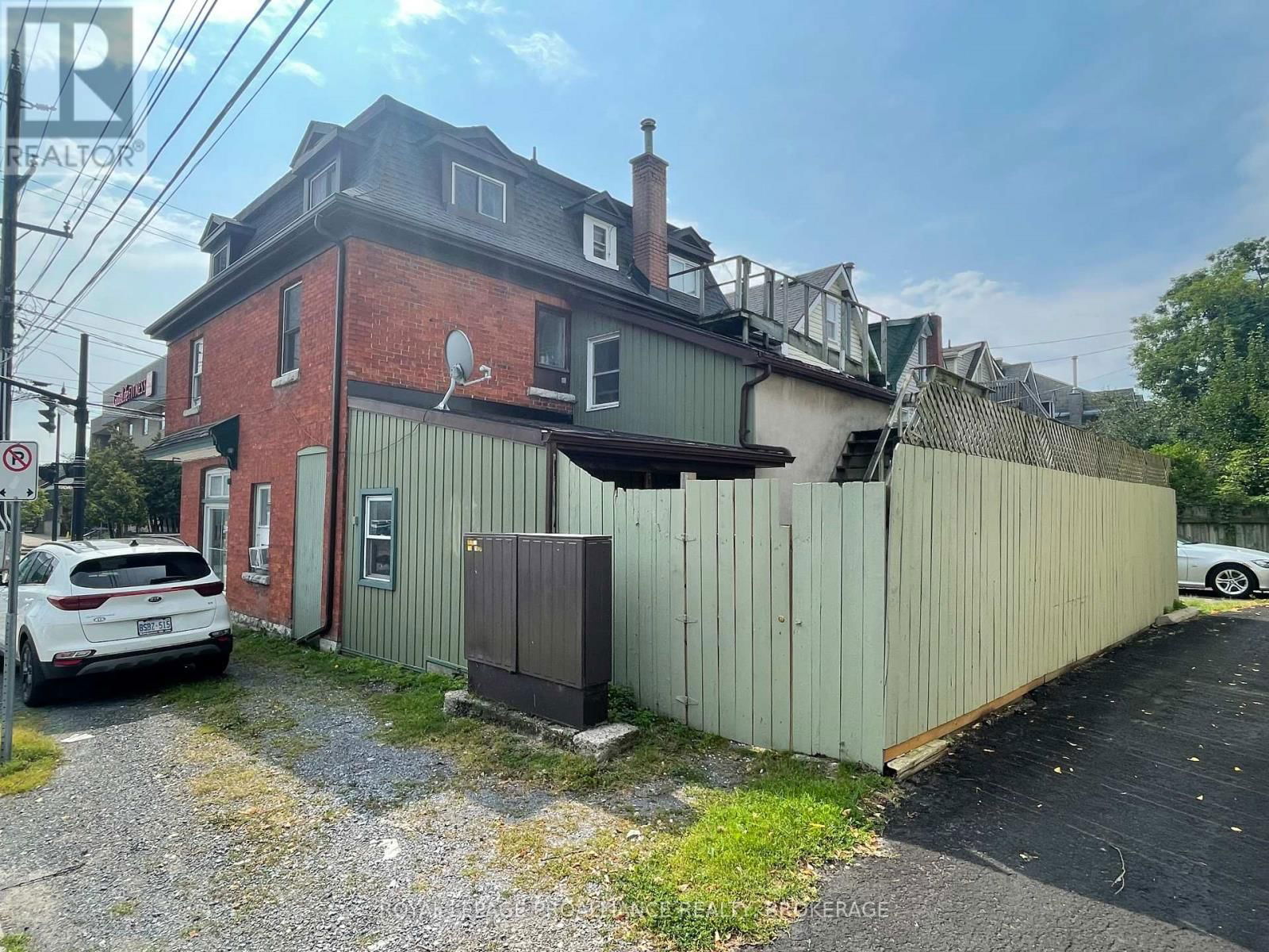 246-248 WELLINGTON STREET Image 30