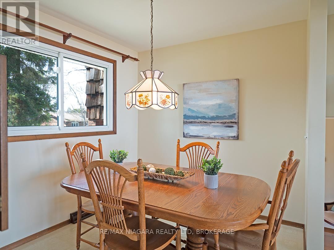 31 OAKRIDGE CRESCENT Image 21