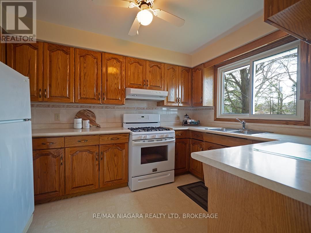 31 OAKRIDGE CRESCENT Image 22