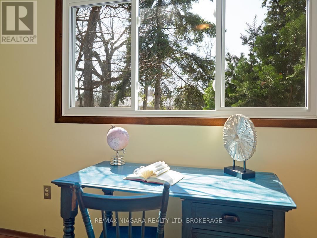 31 OAKRIDGE CRESCENT Image 33