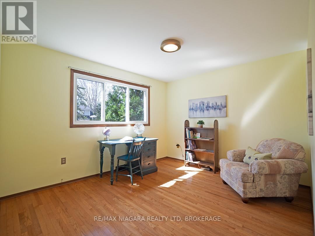 31 OAKRIDGE CRESCENT Image 34