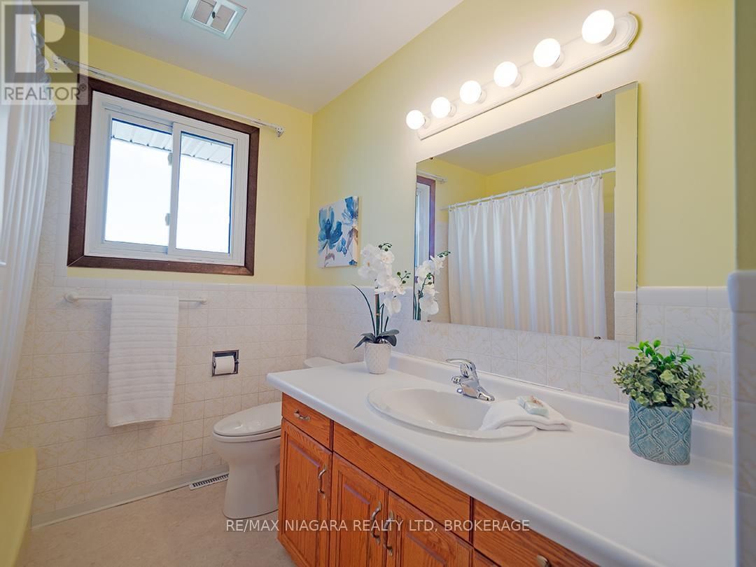 31 OAKRIDGE CRESCENT Image 35