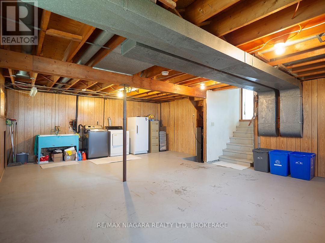 31 OAKRIDGE CRESCENT Image 36