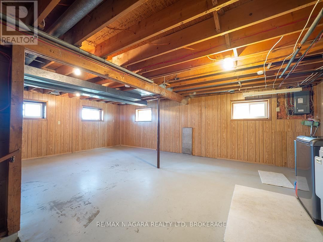 31 OAKRIDGE CRESCENT Image 37