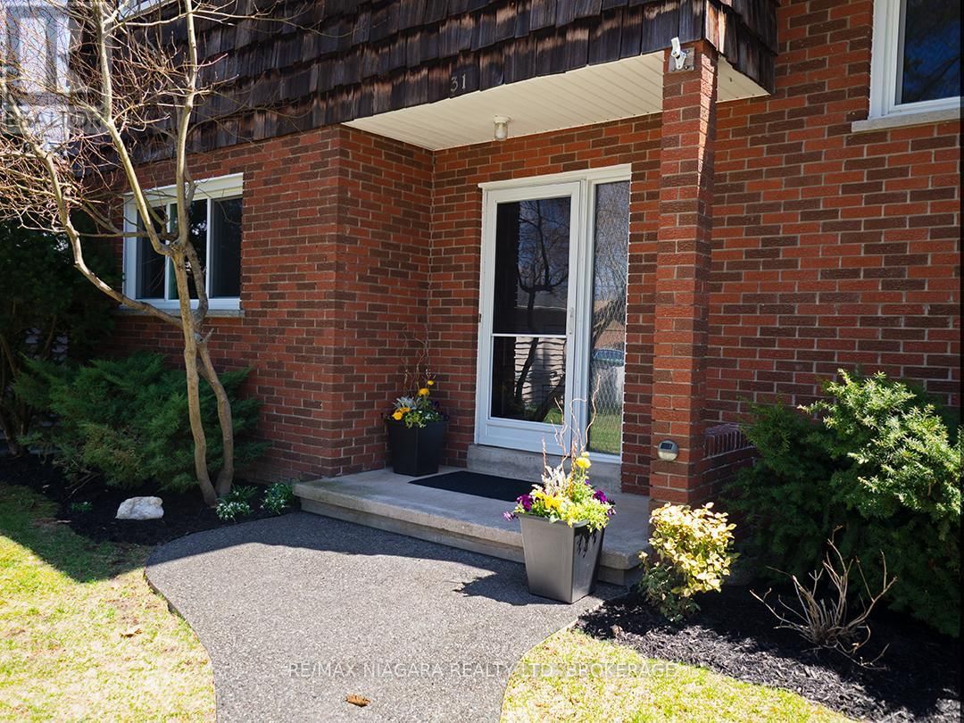 31 OAKRIDGE CRESCENT Image 5