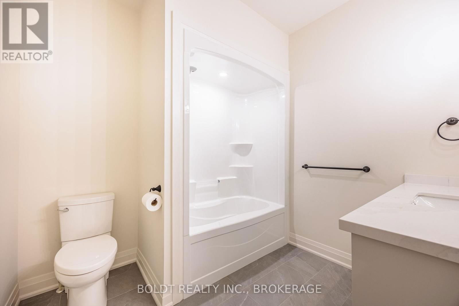 1051 PELHAM STREET Image 13