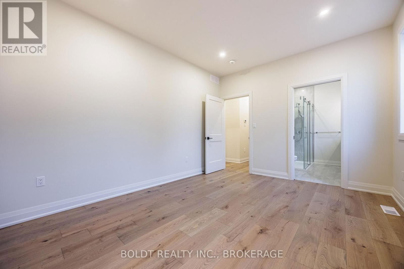 1051 PELHAM STREET Image 17