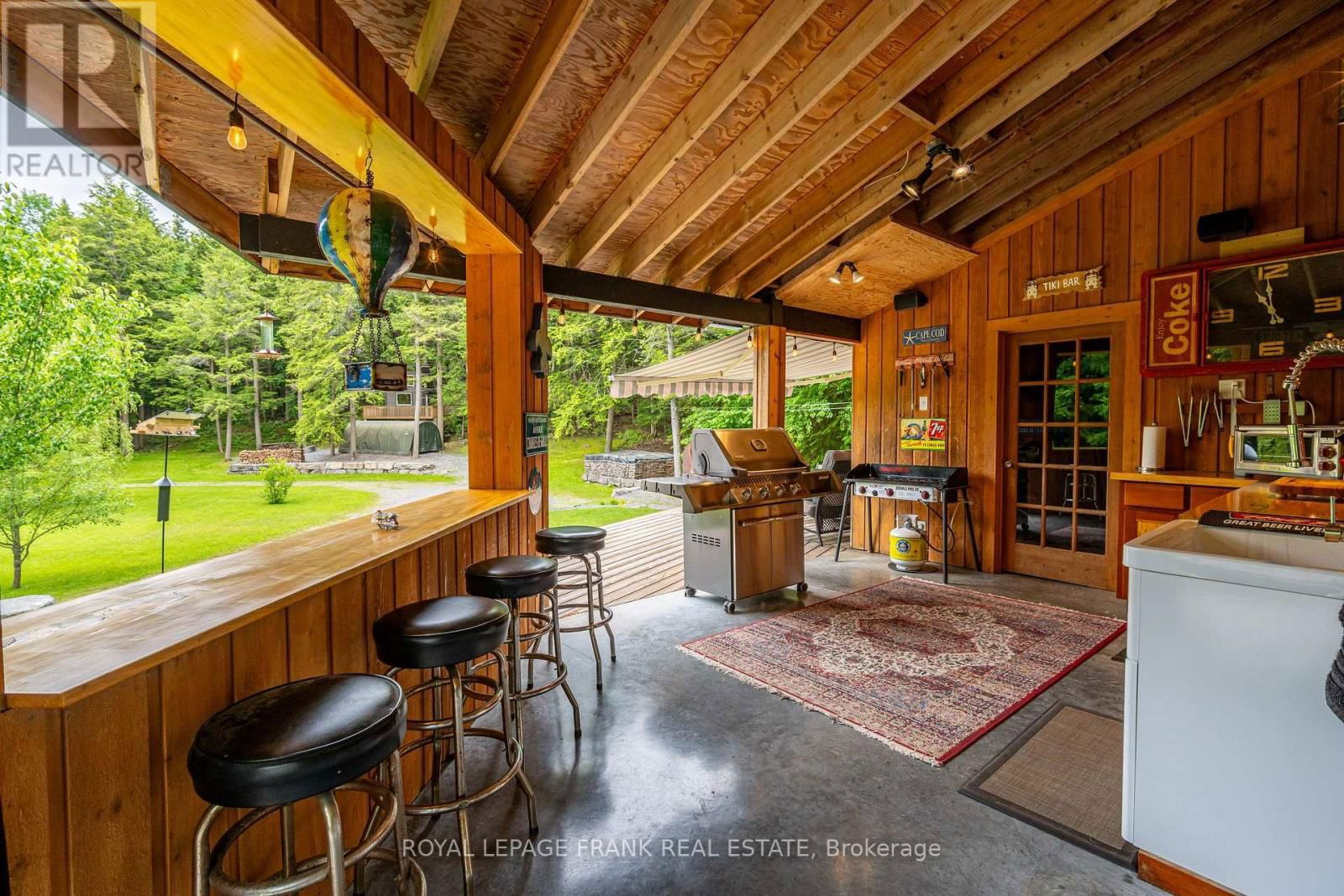 1329 TRAPPERS LANE Image 23