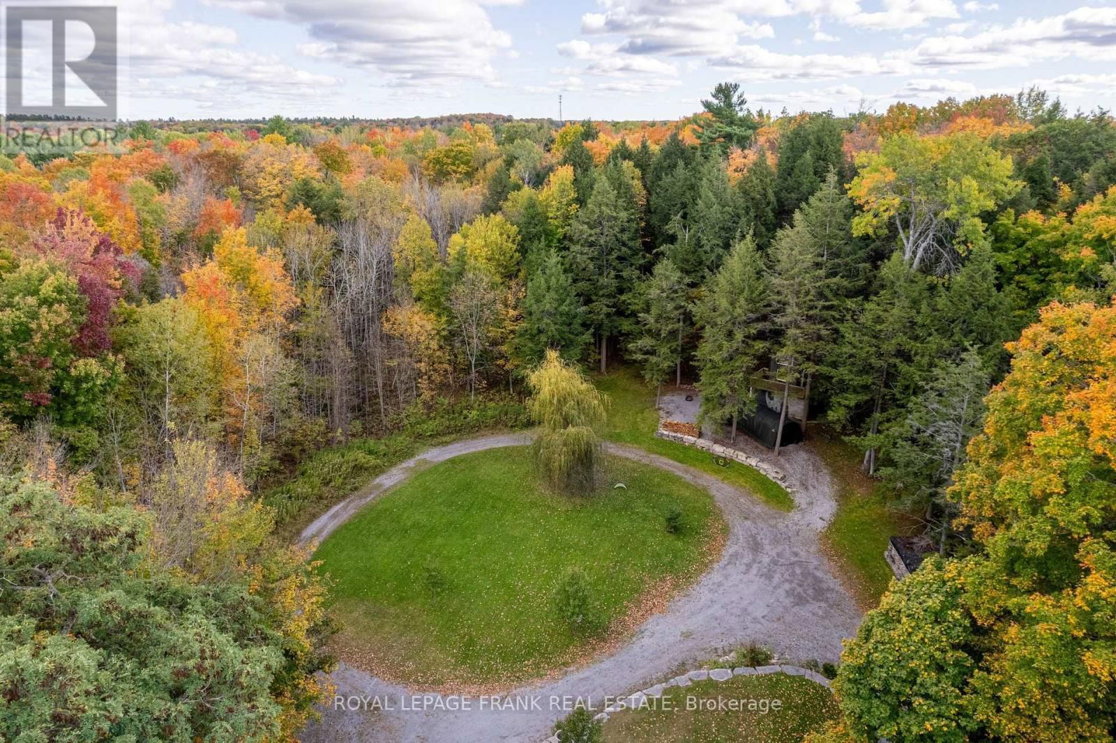 1329 TRAPPERS LANE Image 26