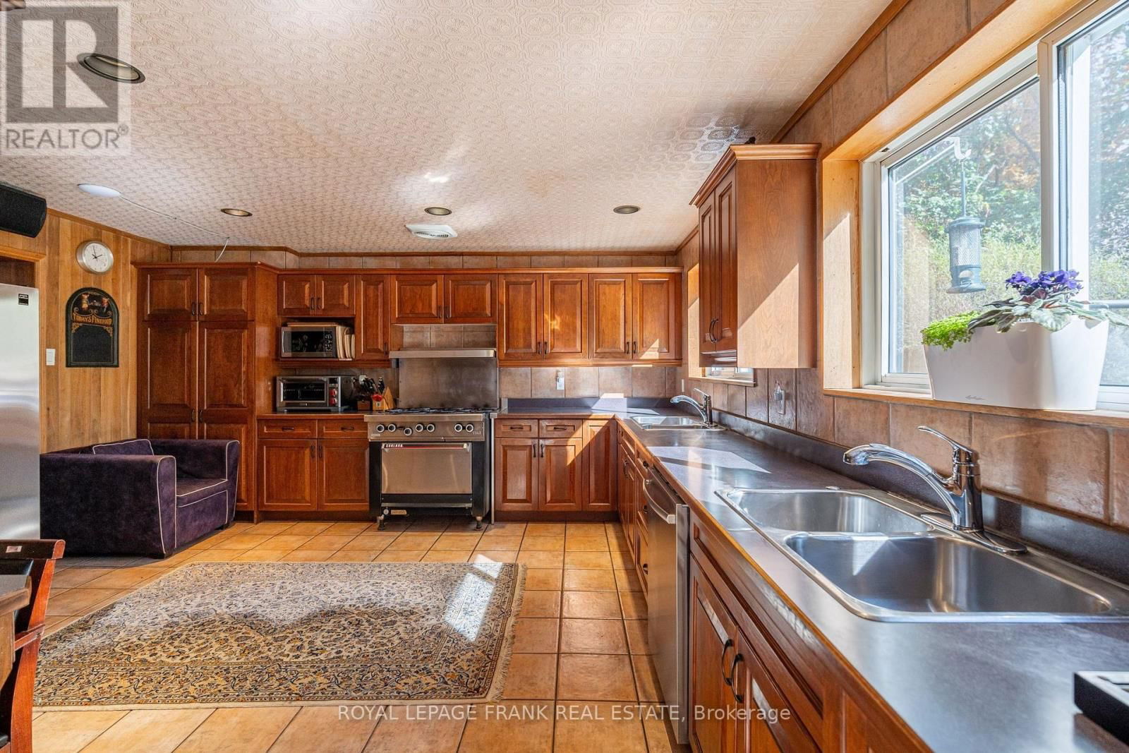 1329 TRAPPERS LANE Image 29