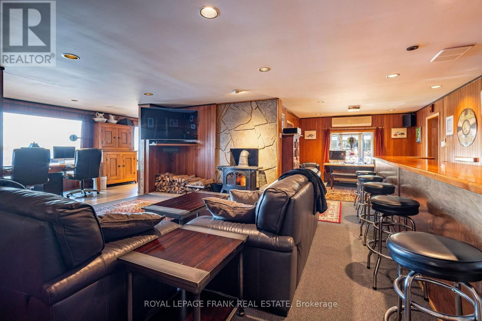 1329 TRAPPERS LANE Image 33