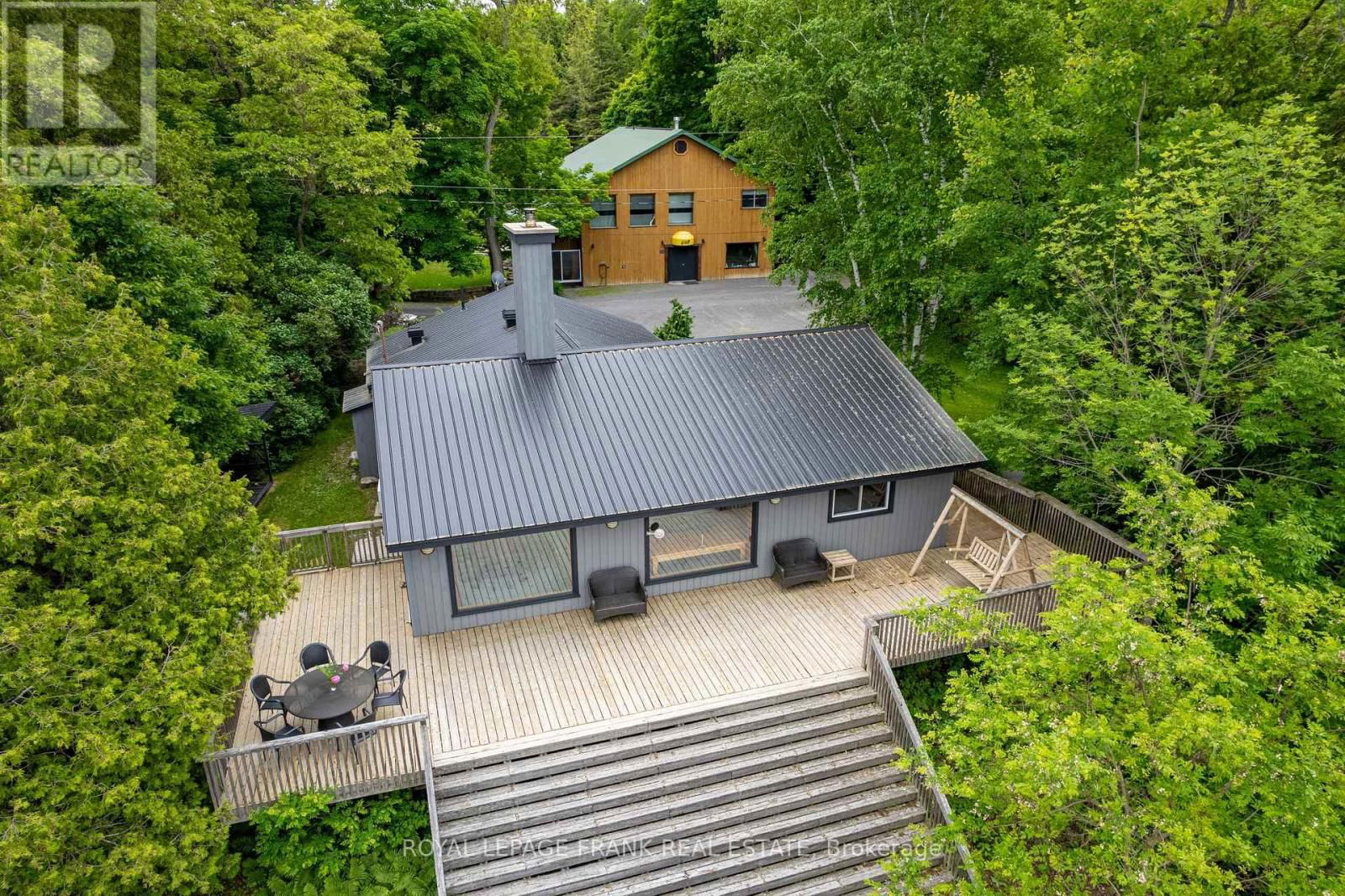 1329 TRAPPERS LANE Image 36