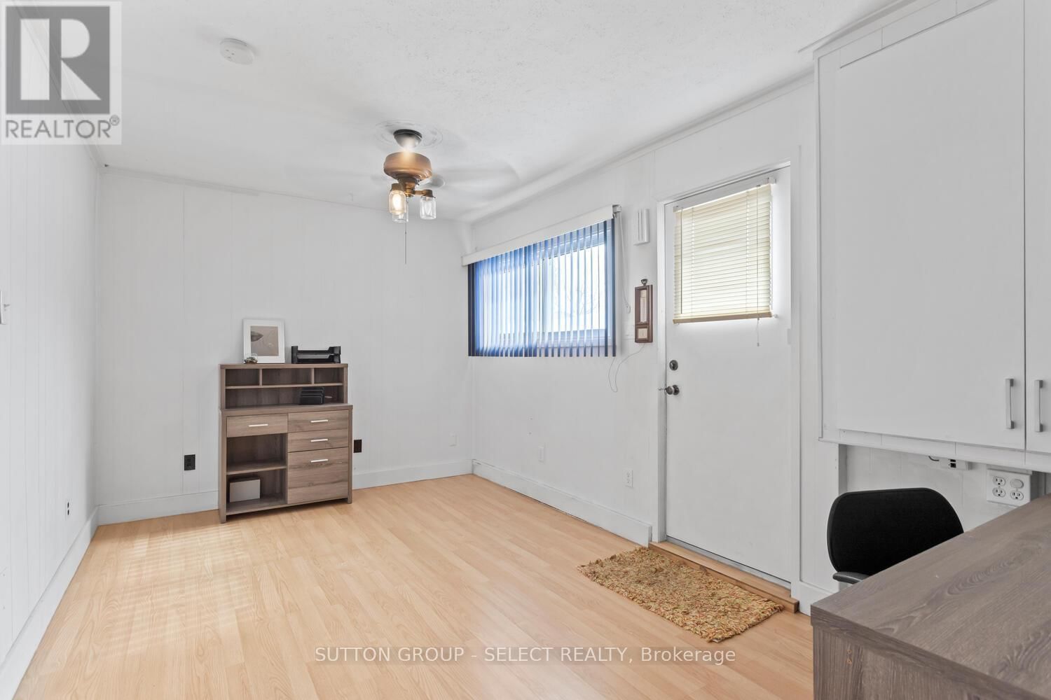 25 COTTONWOOD CRESCENT Image 24