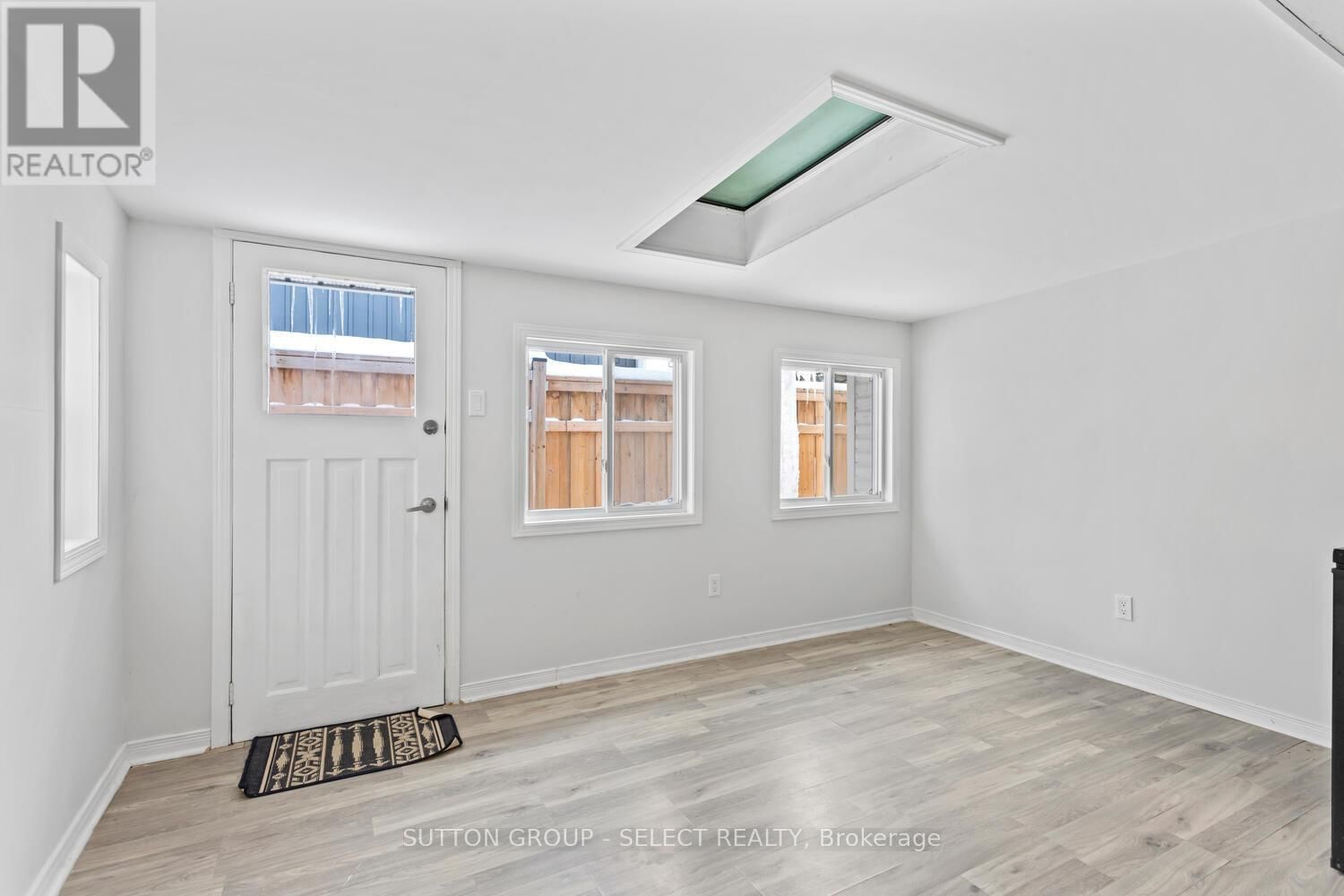25 COTTONWOOD CRESCENT Image 31