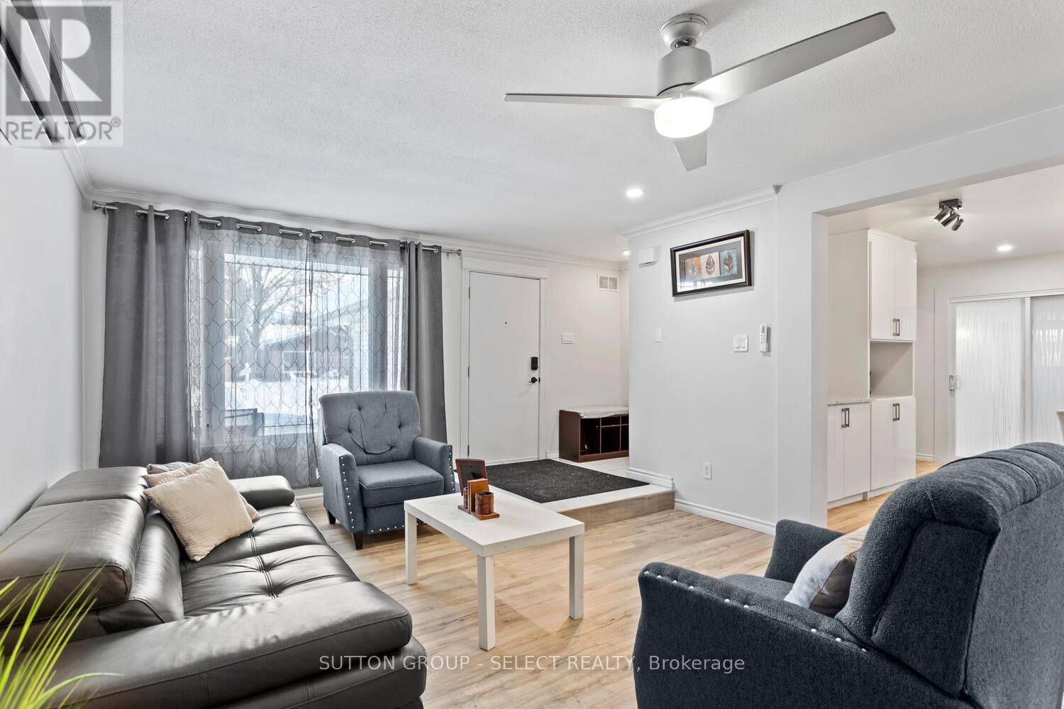25 COTTONWOOD CRESCENT Image 4