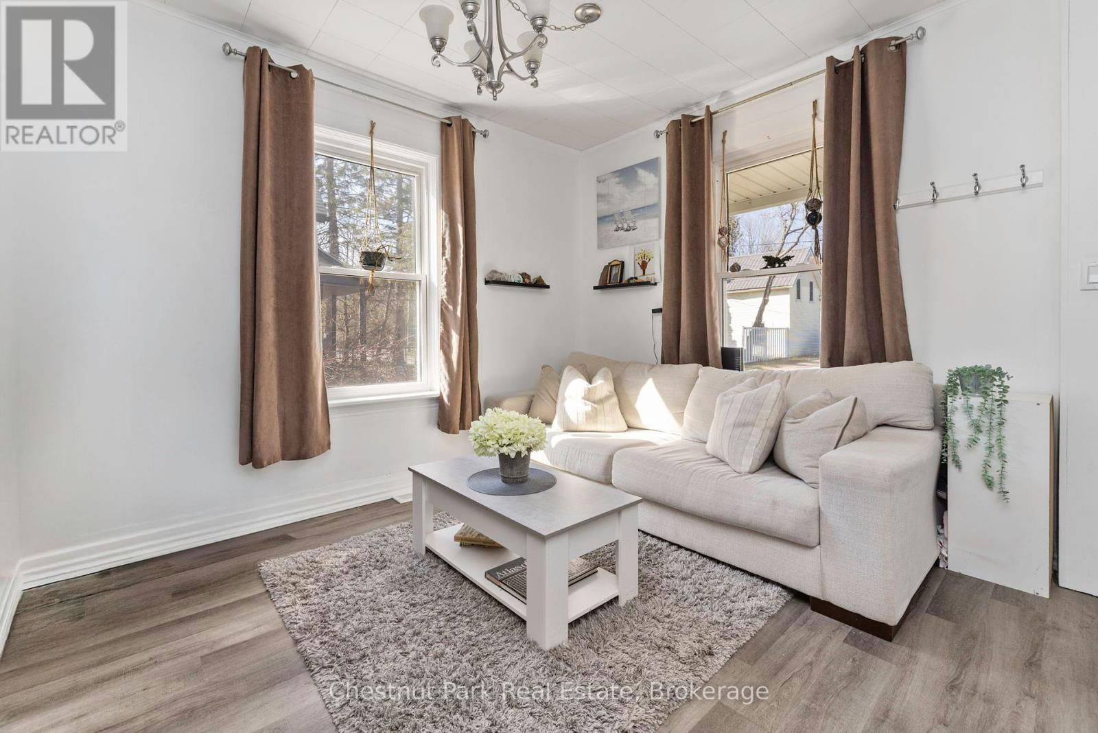 5 SPADINA AVENUE Image 6