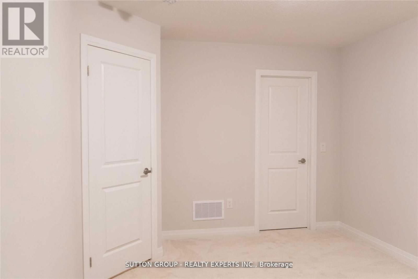32 CROSSMORE CRESCENT Image 12