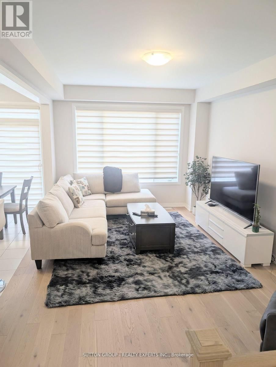 32 CROSSMORE CRESCENT Image 15