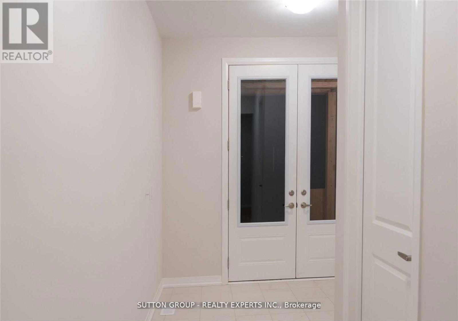 32 CROSSMORE CRESCENT Image 3