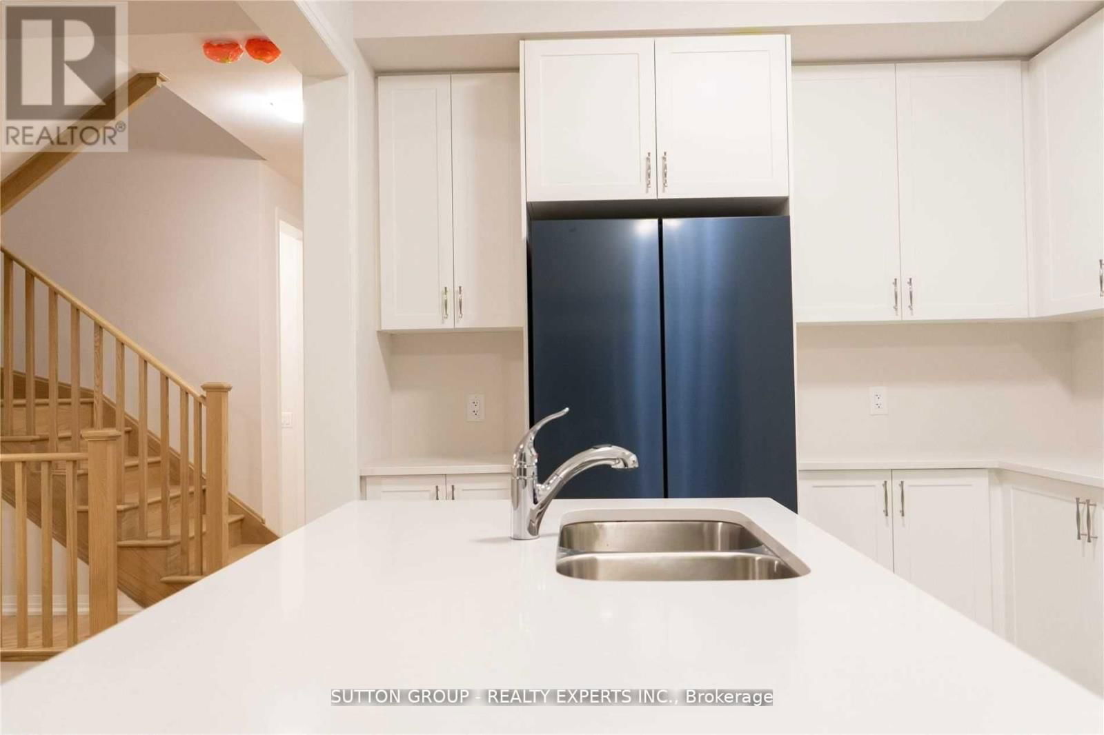 32 CROSSMORE CRESCENT Image 6