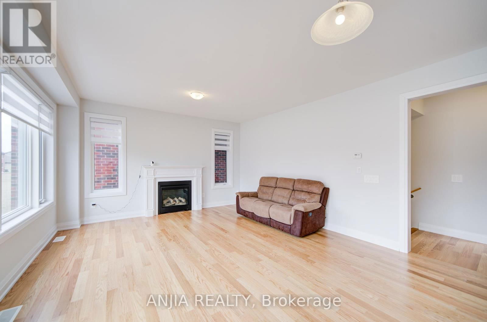 45 CORLEY STREET Image 16
