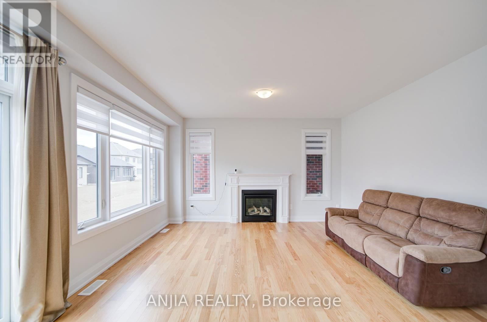 45 CORLEY STREET Image 17