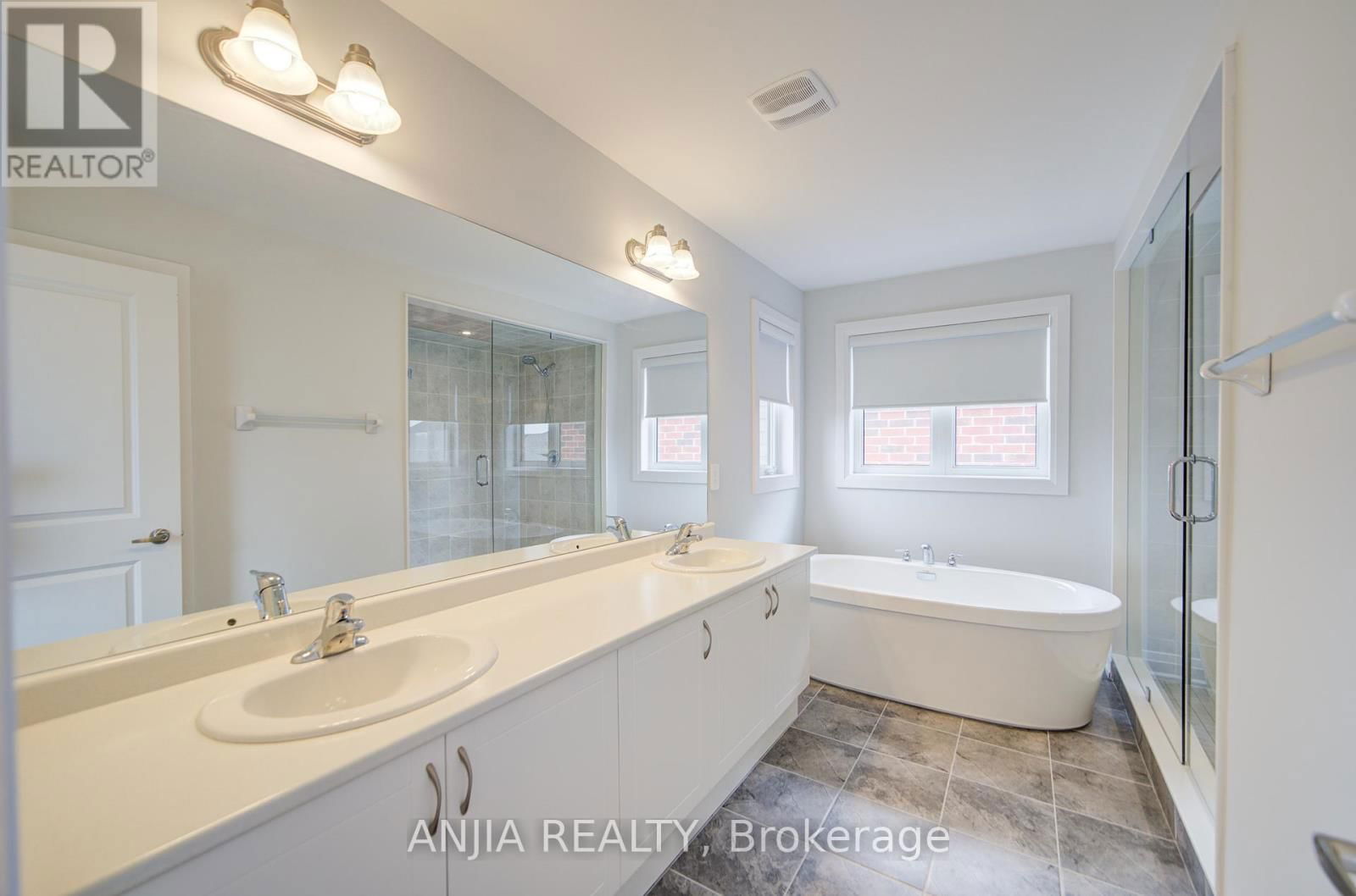 45 CORLEY STREET Image 32