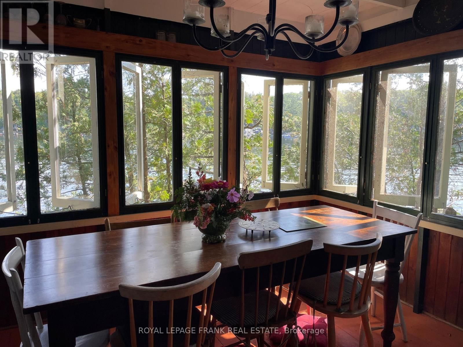 422 ISLAND 11A Image 13