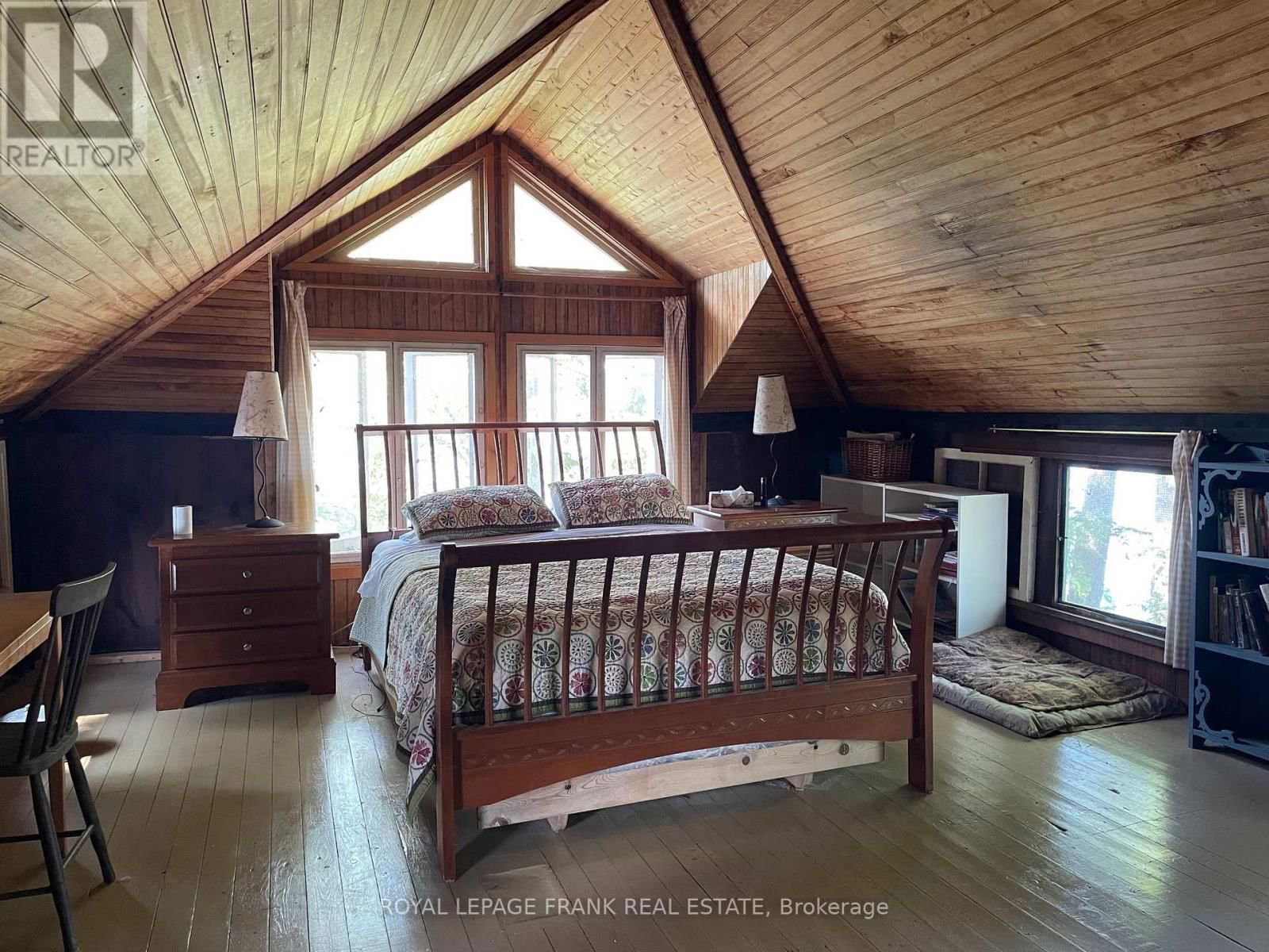 422 ISLAND 11A Image 17