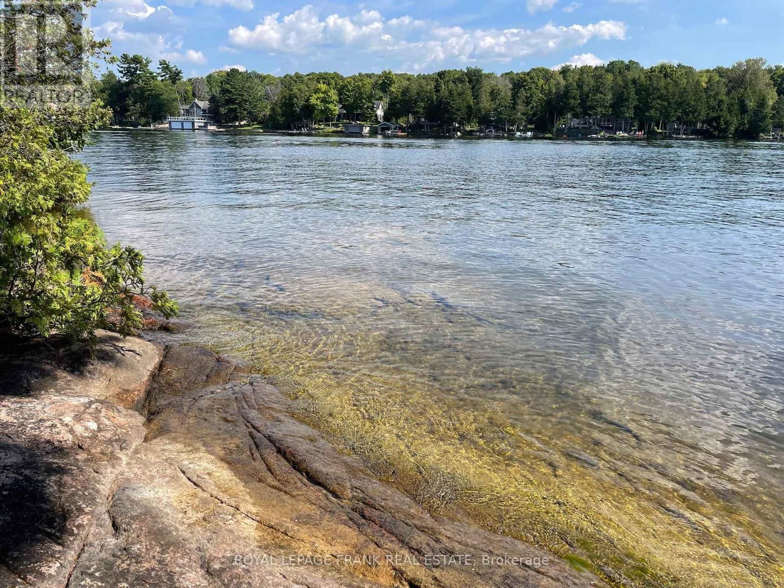 422 ISLAND 11A Image 23