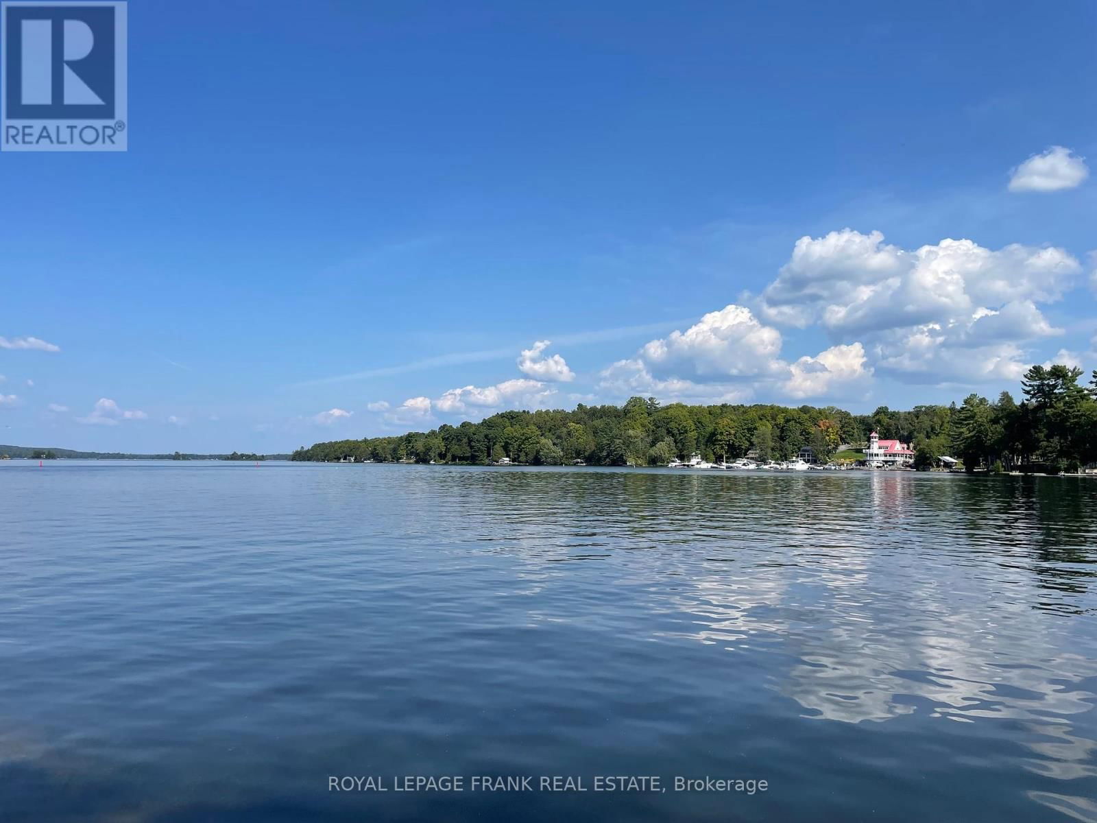 422 ISLAND 11A Image 26