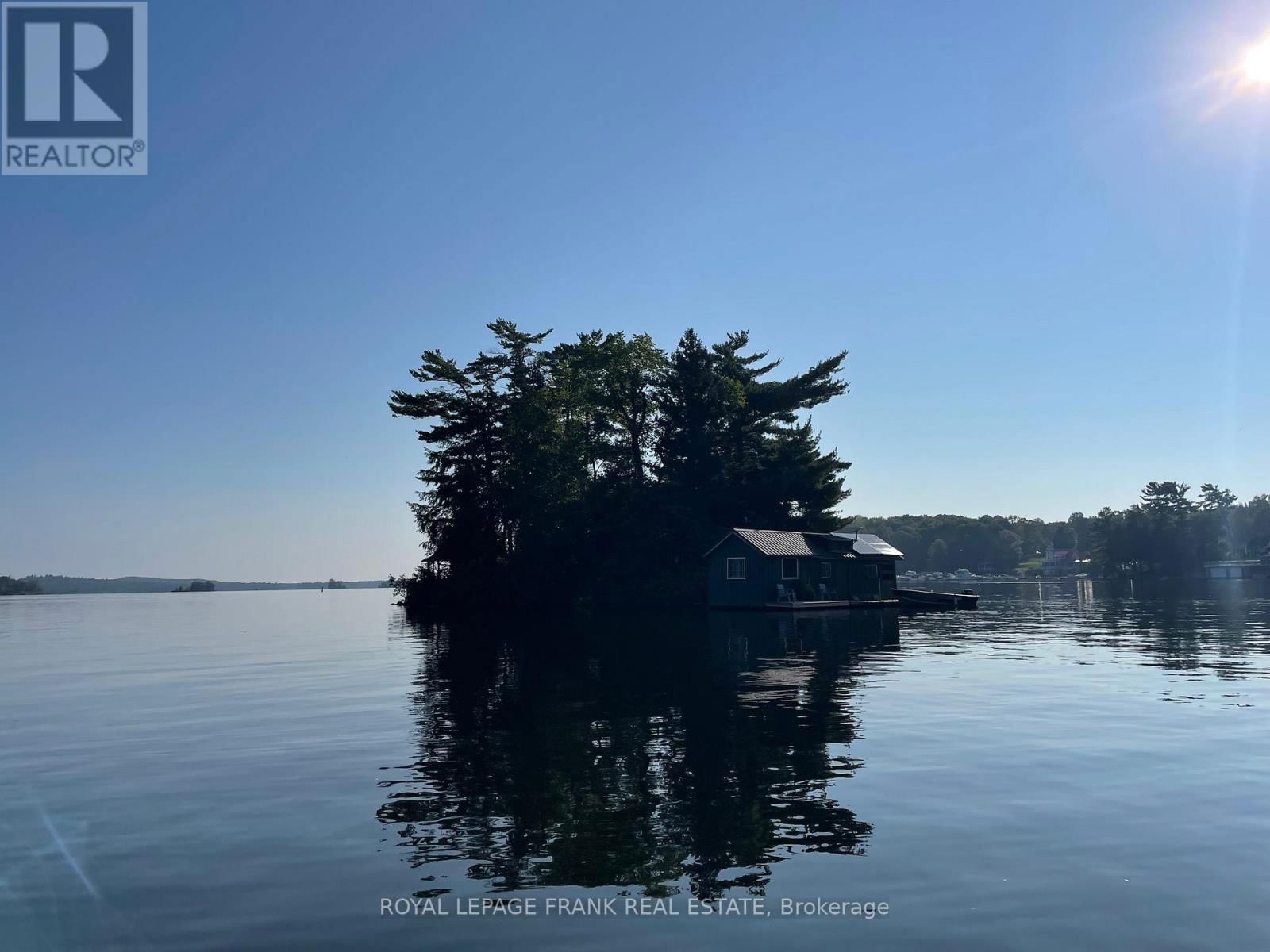 422 ISLAND 11A Image 27
