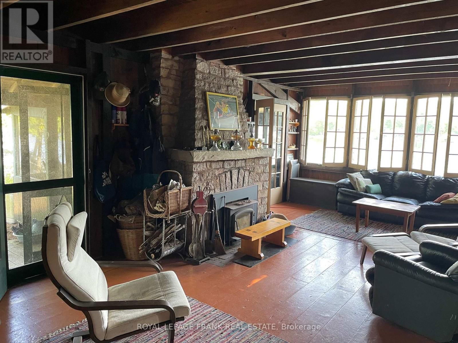 422 ISLAND 11A Image 9