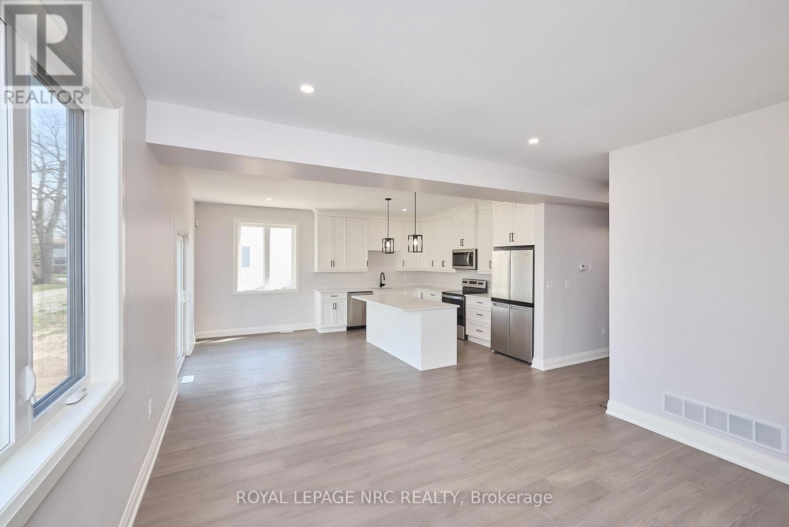195 HODGKINS AVENUE Image 12