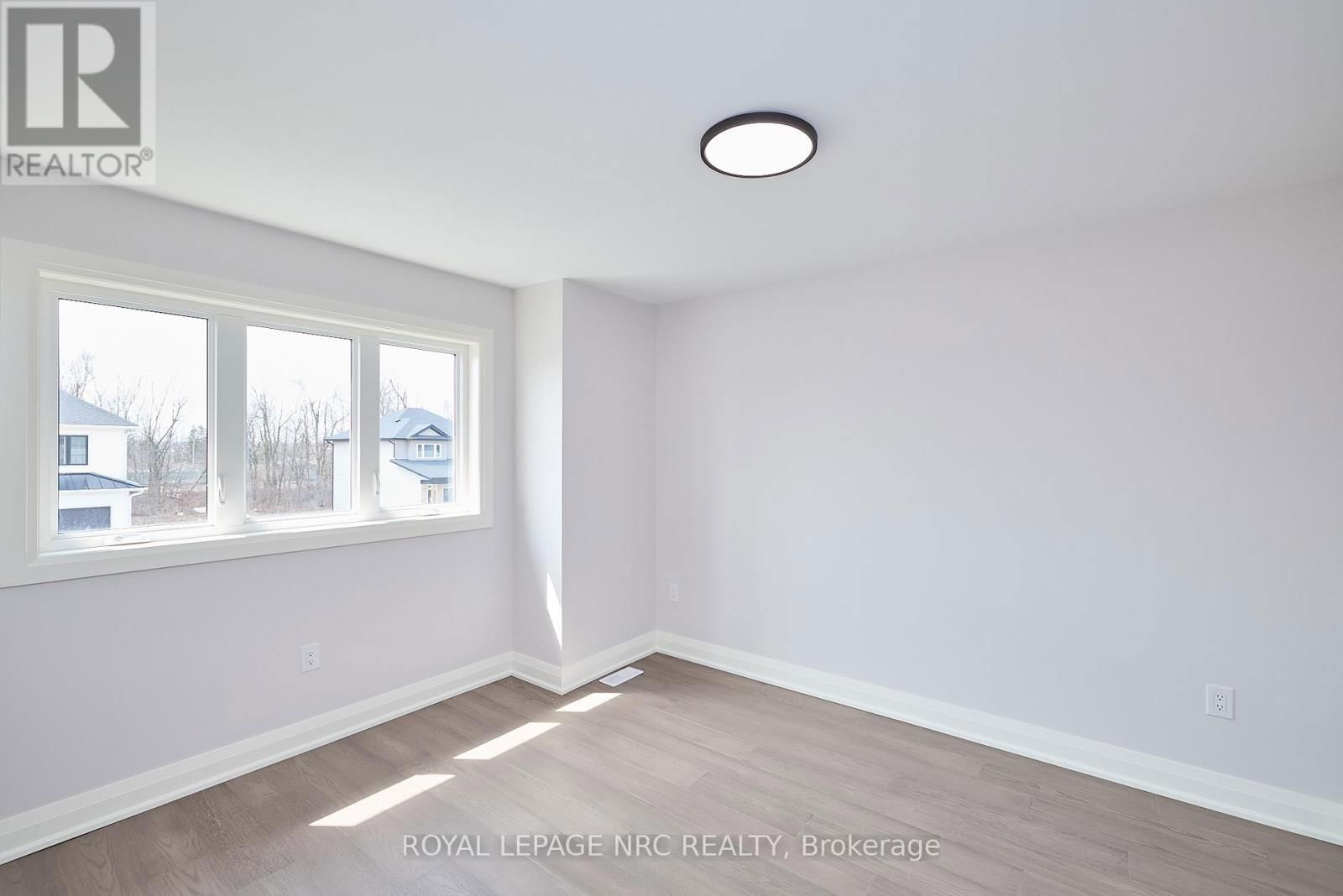195 HODGKINS AVENUE Image 17